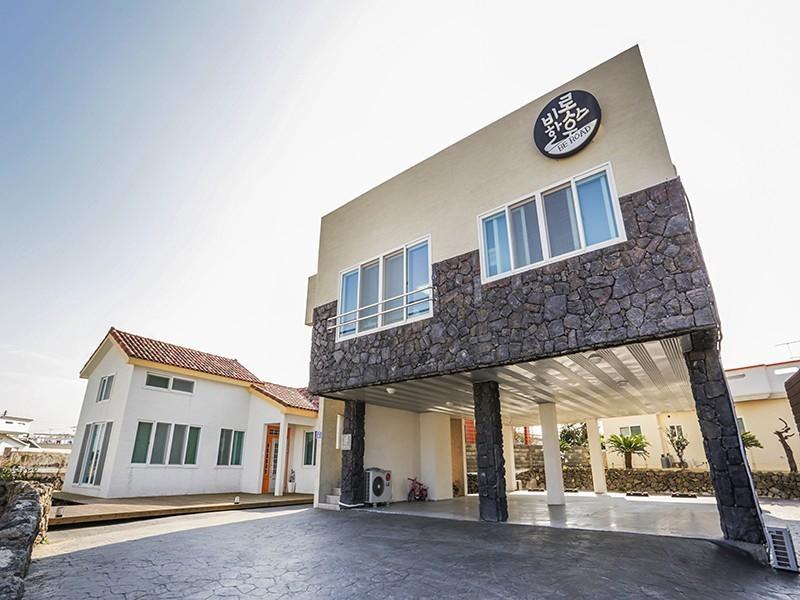 Be Road House Hotel Jeju Buitenkant foto