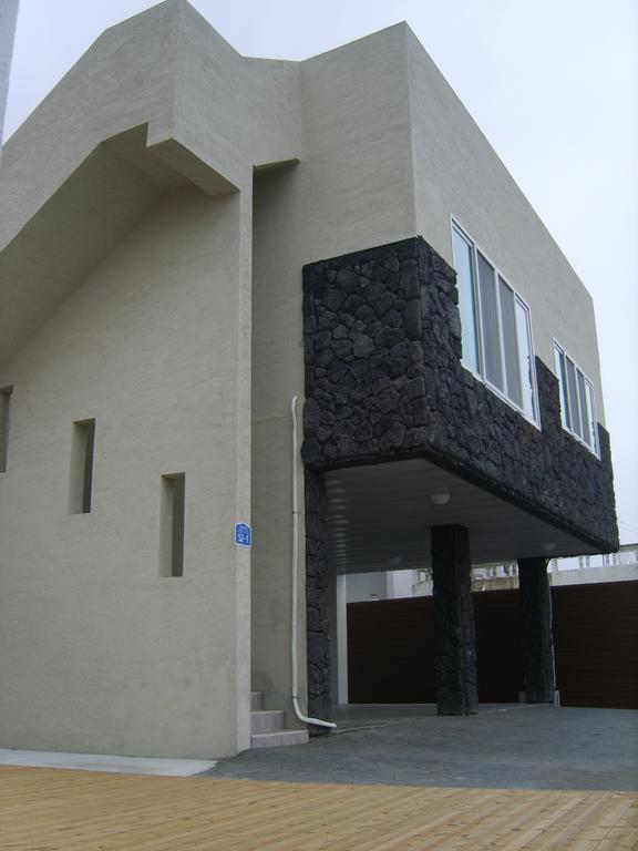 Be Road House Hotel Jeju Buitenkant foto