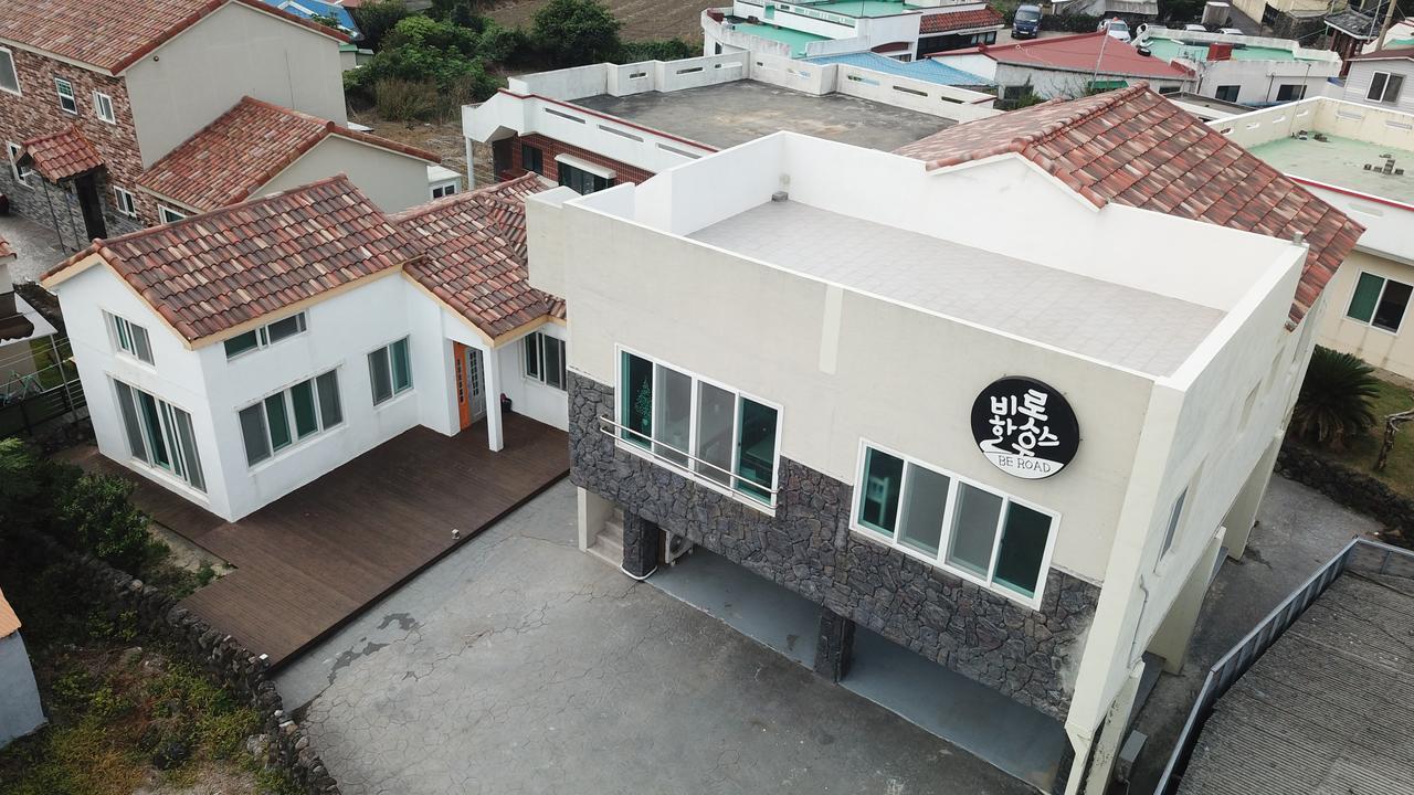 Be Road House Hotel Jeju Buitenkant foto